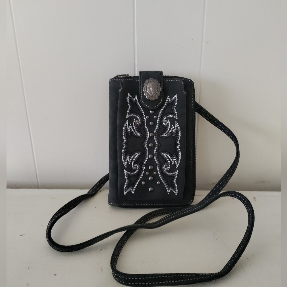 Crossbody Purse black western embroidered studs Montana West American Bling
